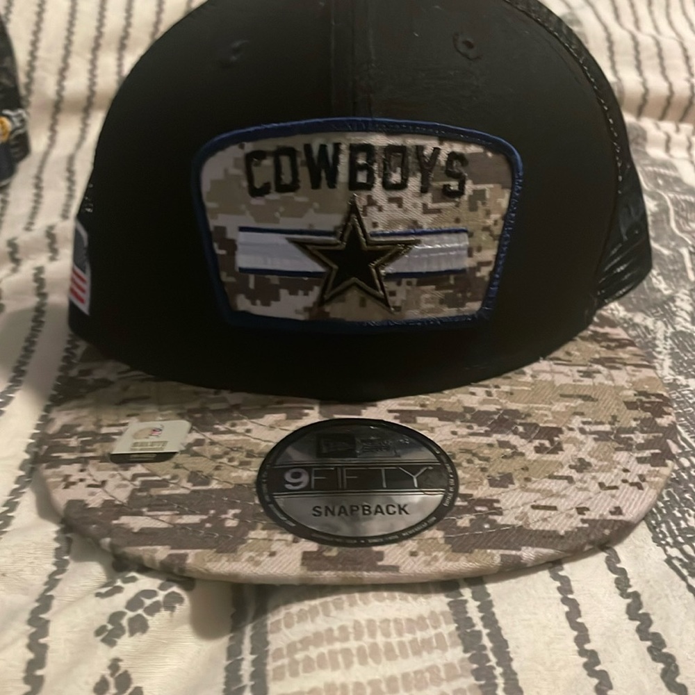 Dallas Cowboys New Era Salute to Service SnapBack hat dead stock